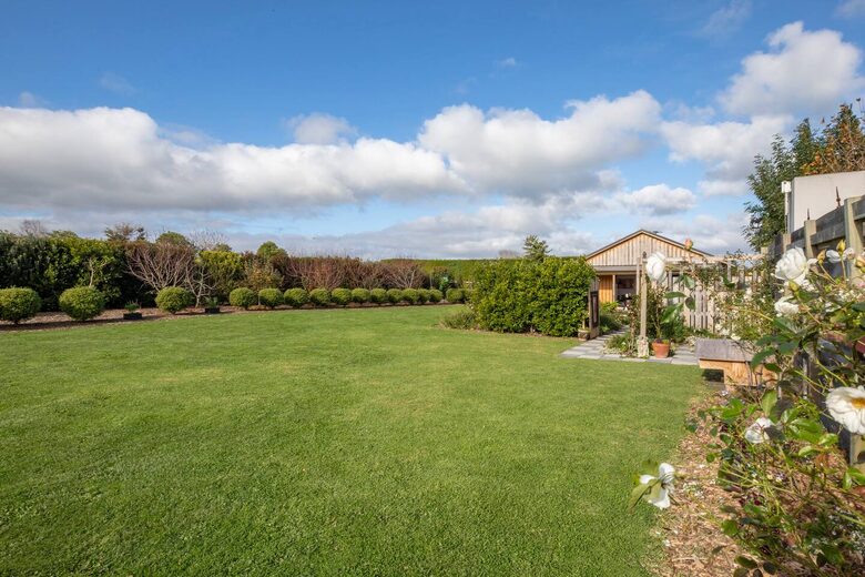 Rose Cottage - Karaka, New Zealand