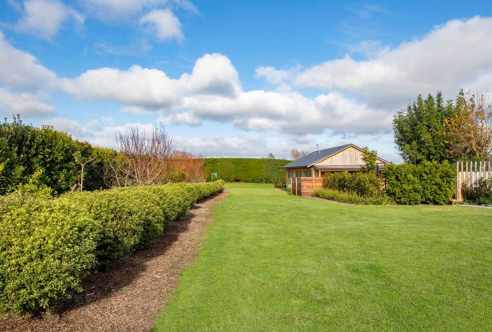 Rose Cottage - Karaka, New Zealand