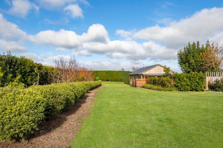 Rose Cottage - Karaka, New Zealand