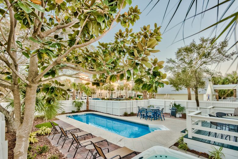 Destin Getaway | Heated Pool | Hot Tub | Golf Cart |Beach Service I Bikes - Destin, Florida