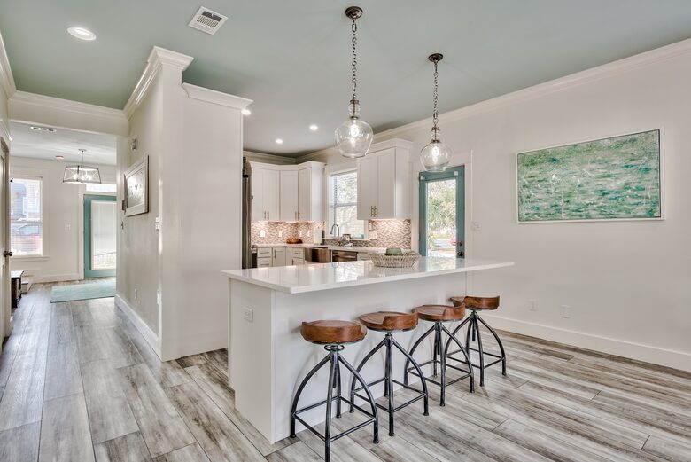 Destin Getaway | Heated Pool | Hot Tub | Golf Cart |Beach Service I Bikes - Destin, Florida