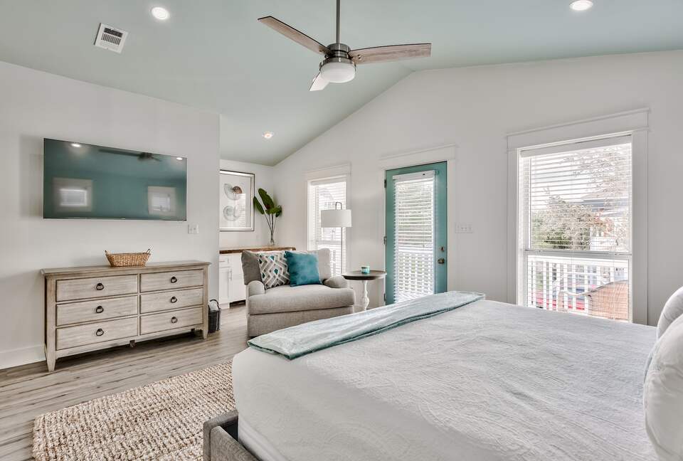 Destin Getaway | Heated Pool | Hot Tub | Golf Cart |Beach Service I Bikes - Destin, Florida