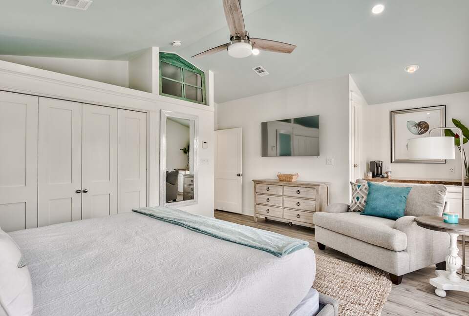 Destin Getaway | Heated Pool | Hot Tub | Golf Cart |Beach Service I Bikes - Destin, Florida