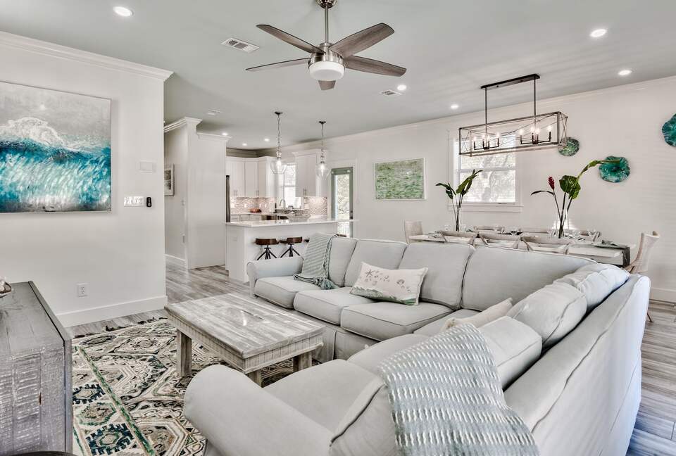 Destin Getaway | Heated Pool | Hot Tub | Golf Cart |Beach Service I Bikes - Destin, Florida