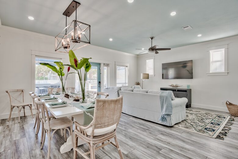 Destin Getaway | Heated Pool | Hot Tub | Golf Cart |Beach Service I Bikes - Destin, Florida