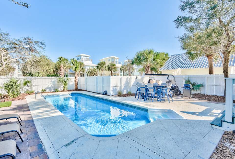 Destin Getaway | Heated Pool | Hot Tub | Golf Cart |Beach Service I Bikes - Destin, Florida