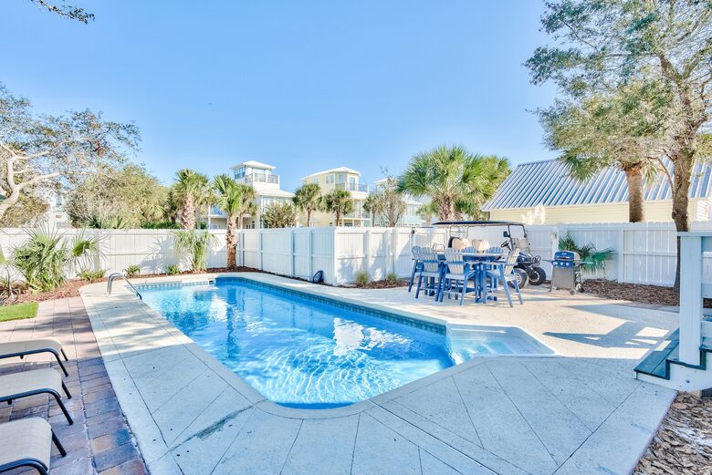 Destin Getaway | Heated Pool | Hot Tub | Golf Cart |Beach Service I Bikes - Destin, Florida