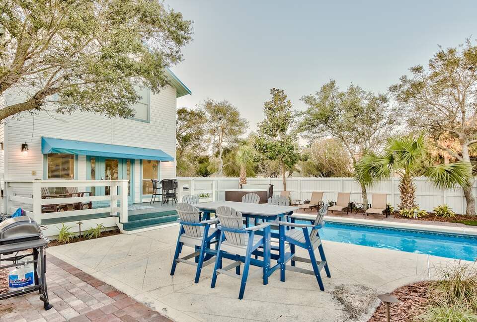 Destin Getaway | Heated Pool | Hot Tub | Golf Cart |Beach Service I Bikes - Destin, Florida