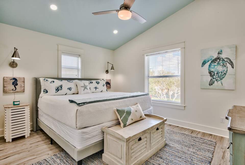 Destin Getaway | Heated Pool | Hot Tub | Golf Cart |Beach Service I Bikes - Destin, Florida