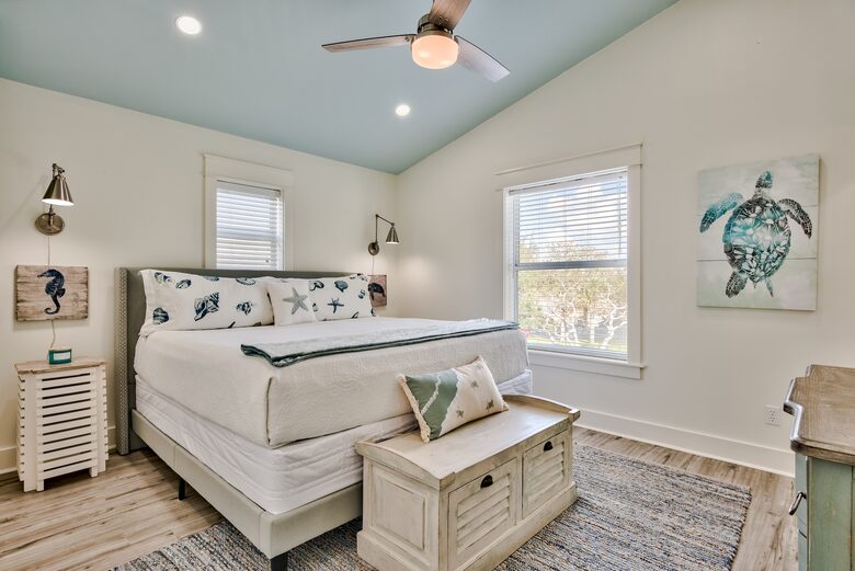 Destin Getaway | Heated Pool | Hot Tub | Golf Cart |Beach Service I Bikes - Destin, Florida