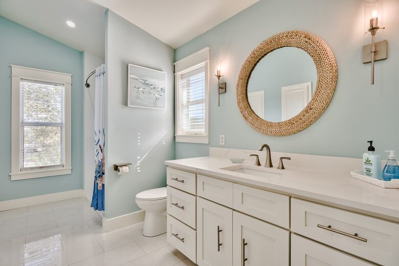 Destin Getaway | Heated Pool | Hot Tub | Golf Cart |Beach Service I Bikes - Destin, Florida