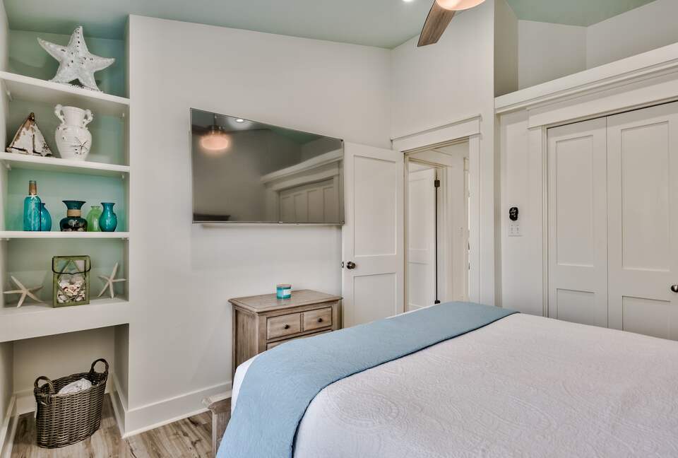 Destin Getaway | Heated Pool | Hot Tub | Golf Cart |Beach Service I Bikes - Destin, Florida