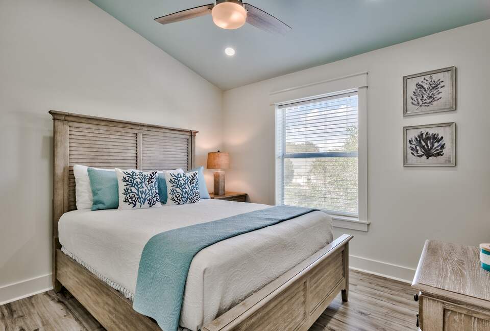 Destin Getaway | Heated Pool | Hot Tub | Golf Cart |Beach Service I Bikes - Destin, Florida