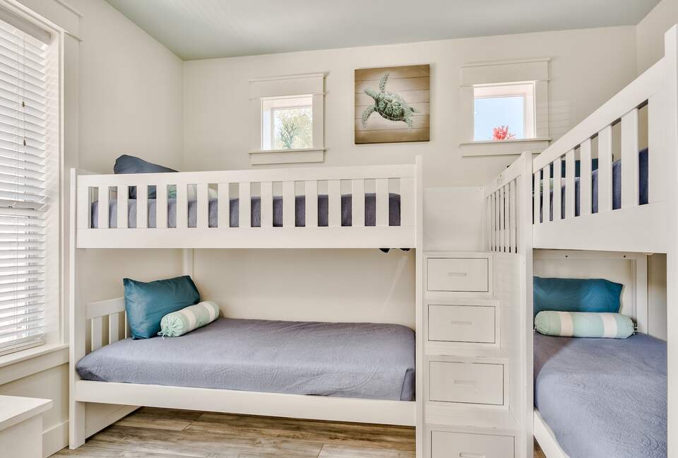 Destin Getaway | Heated Pool | Hot Tub | Golf Cart |Beach Service I Bikes - Destin, Florida