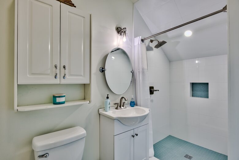 Destin Getaway | Heated Pool | Hot Tub | Golf Cart |Beach Service I Bikes - Destin, Florida