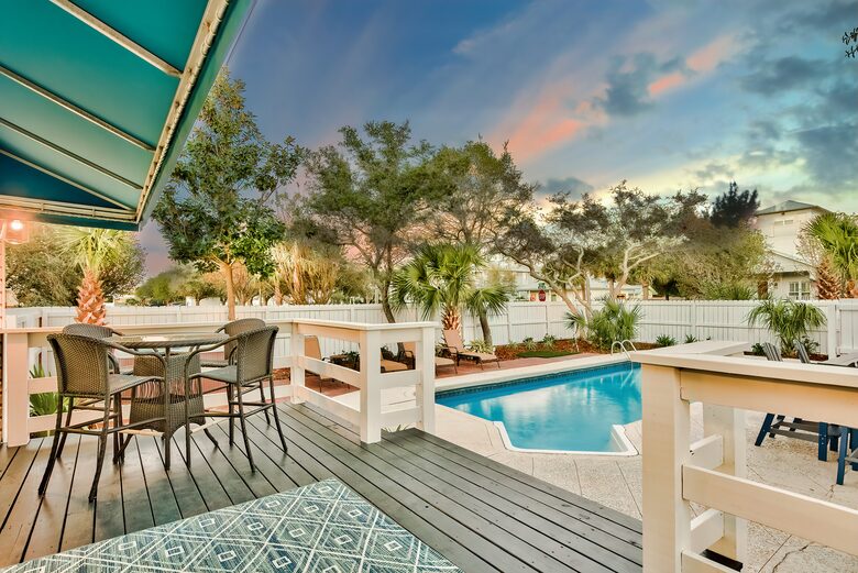 Destin Getaway | Heated Pool | Hot Tub | Golf Cart |Beach Service I Bikes - Destin, Florida