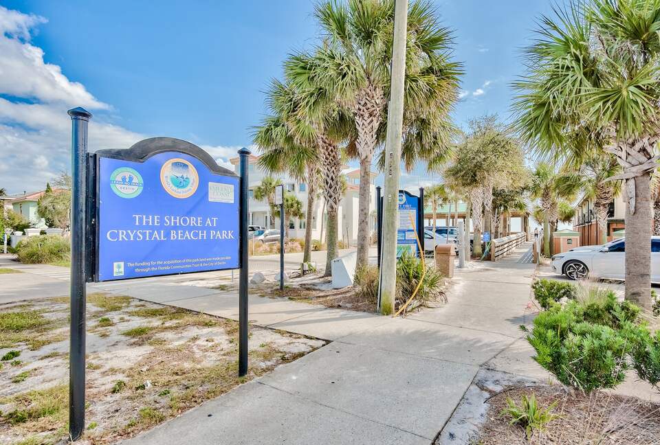 Destin Getaway | Heated Pool | Hot Tub | Golf Cart |Beach Service I Bikes - Destin, Florida