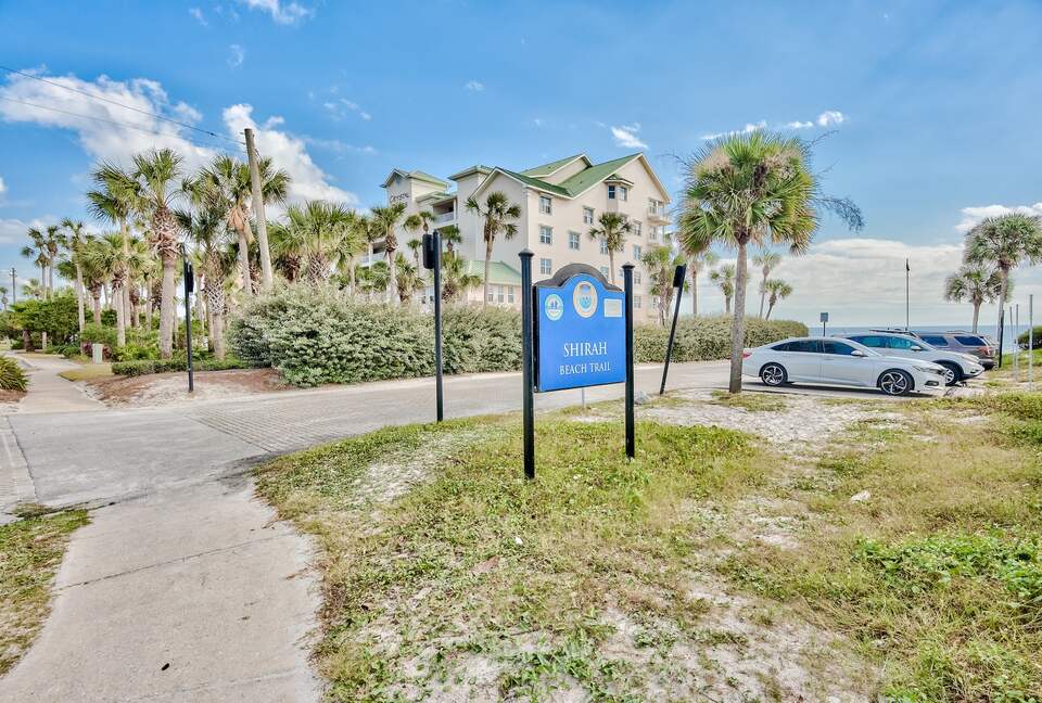 Destin Getaway | Heated Pool | Hot Tub | Golf Cart |Beach Service I Bikes - Destin, Florida