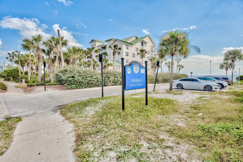 Destin Getaway | Heated Pool | Hot Tub | Golf Cart |Beach Service I Bikes - Destin, Florida