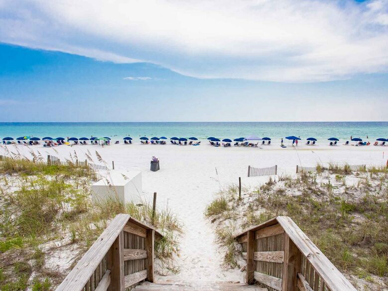 Destin Getaway | Heated Pool | Hot Tub | Golf Cart |Beach Service I Bikes - Destin, Florida