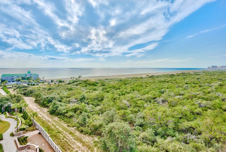 Destin Getaway | Heated Pool | Hot Tub | Golf Cart |Beach Service I Bikes - Destin, Florida