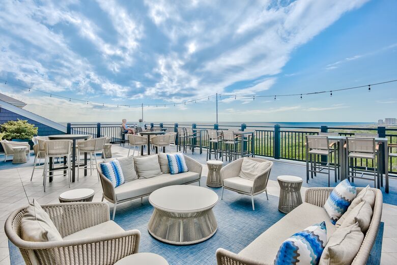 Destin Getaway | Heated Pool | Hot Tub | Golf Cart |Beach Service I Bikes - Destin, Florida