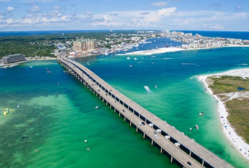 Destin Getaway | Heated Pool | Hot Tub | Golf Cart |Beach Service I Bikes - Destin, Florida