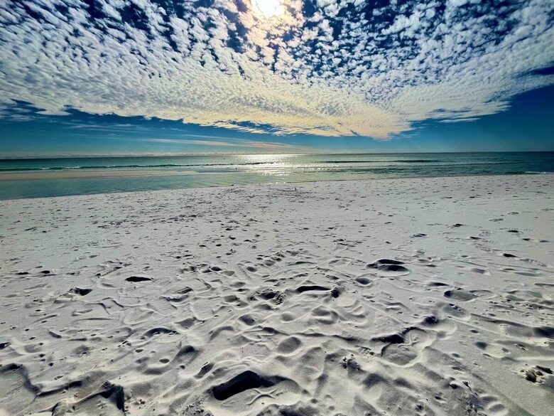 Destin Getaway | Heated Pool | Hot Tub | Golf Cart |Beach Service I Bikes - Destin, Florida