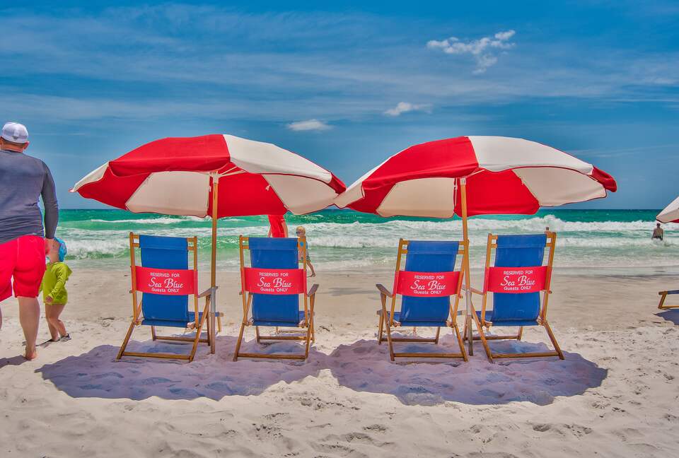 Destin Getaway | Heated Pool | Hot Tub | Golf Cart |Beach Service I Bikes - Destin, Florida
