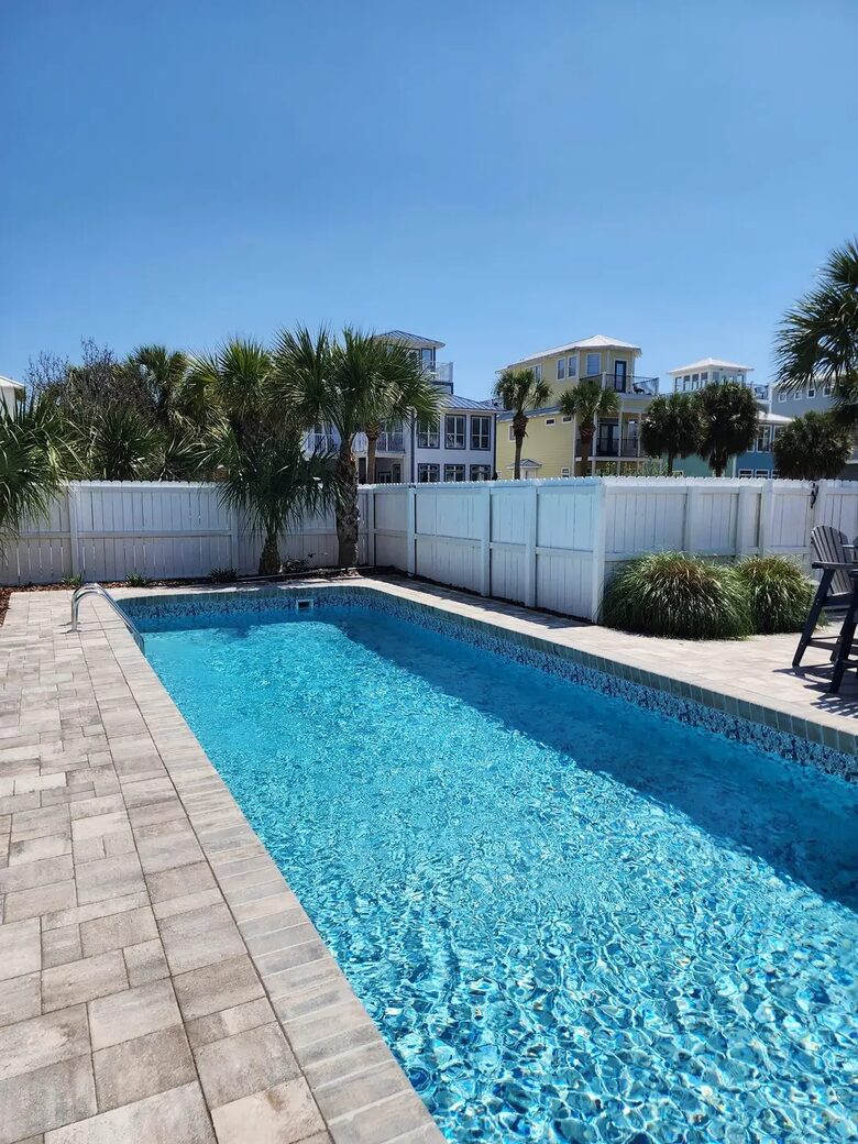 Destin Getaway | Heated Pool | Hot Tub | Golf Cart |Beach Service I Bikes - Destin, Florida