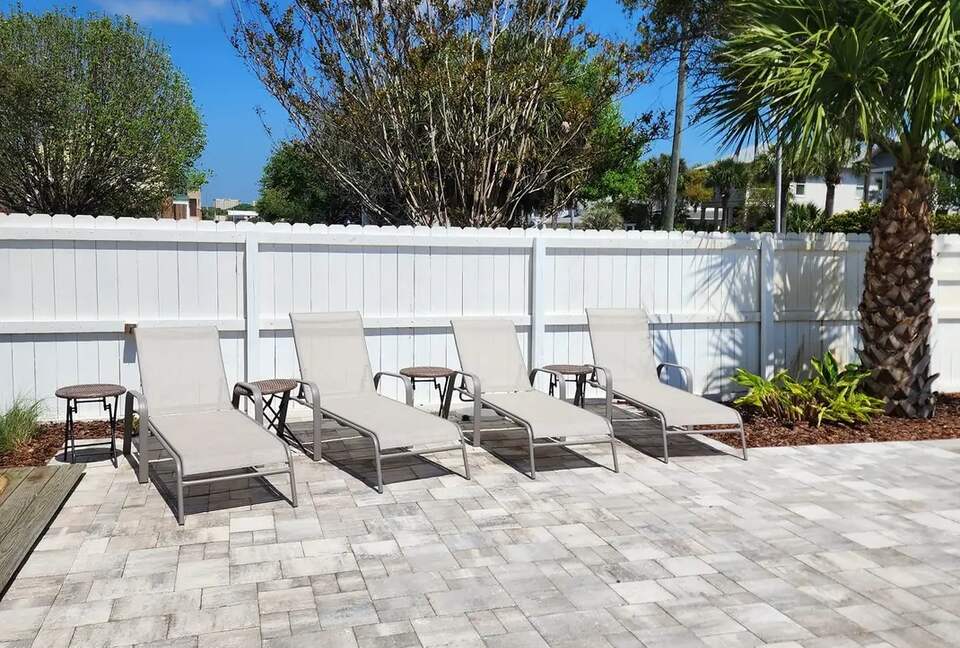 Destin Getaway | Heated Pool | Hot Tub | Golf Cart |Beach Service I Bikes - Destin, Florida