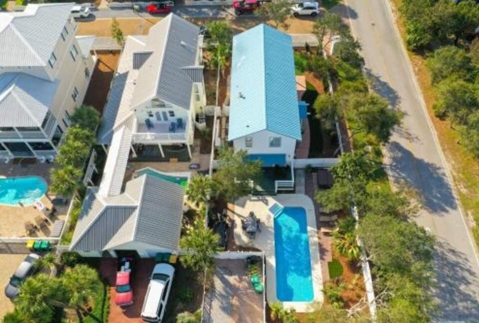 Destin Getaway | Heated Pool | Hot Tub | Golf Cart |Beach Service I Bikes - Destin, Florida