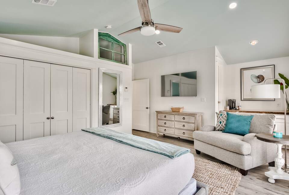 Destin Getaway | Heated Pool | Hot Tub | Golf Cart |Beach Service I Bikes - Destin, Florida