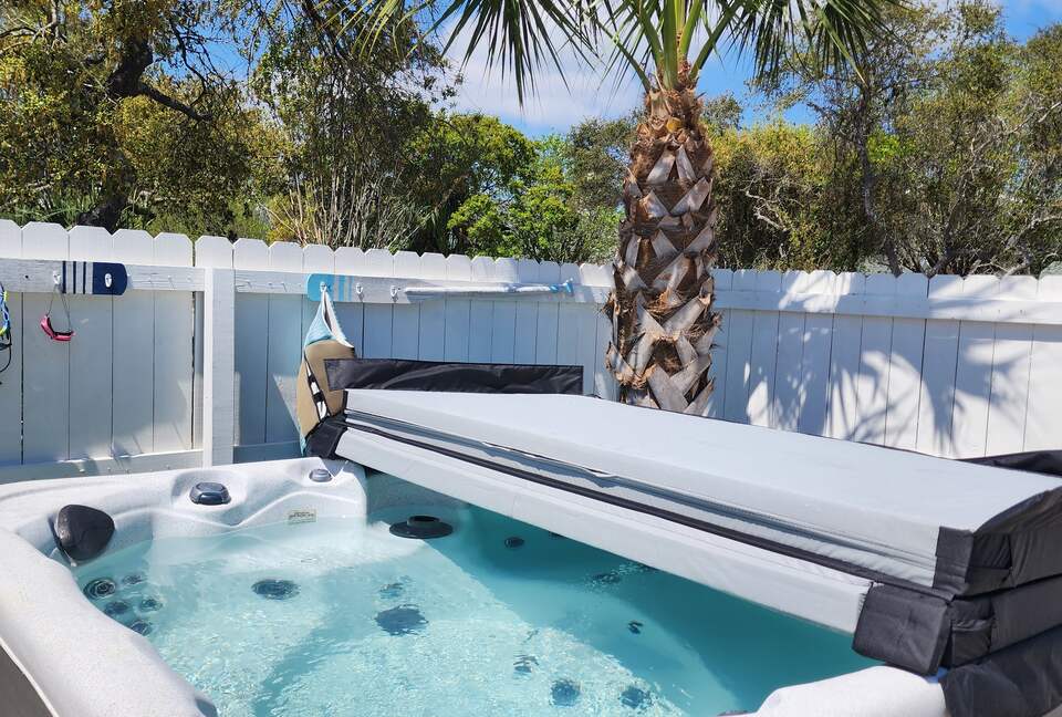 Destin Getaway | Heated Pool | Hot Tub | Golf Cart |Beach Service I Bikes - Destin, Florida