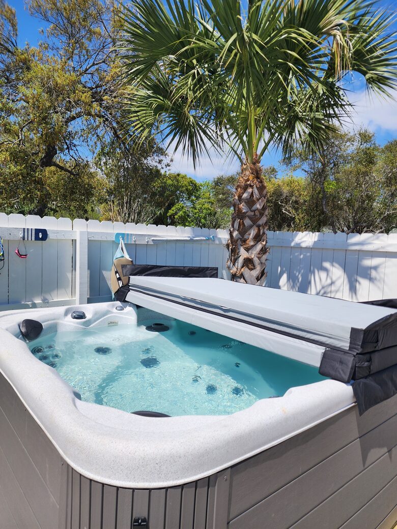 Destin Getaway | Heated Pool | Hot Tub | Golf Cart |Beach Service I Bikes - Destin, Florida