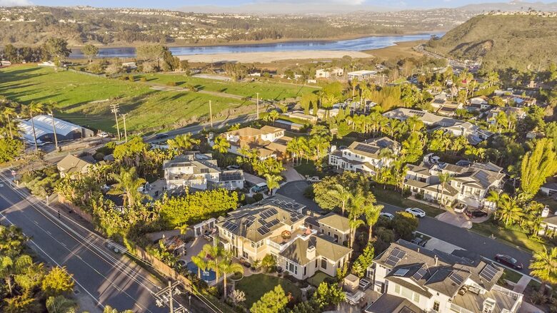 Stunning Resort Home | Pool | Hot Tub | Games - Encinitas, California