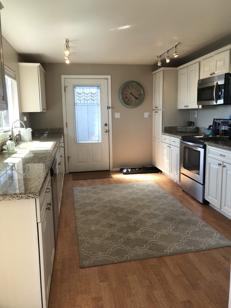 Waterfront retreat on Vashon; with a beach and hot tub! - Vashon, Washington