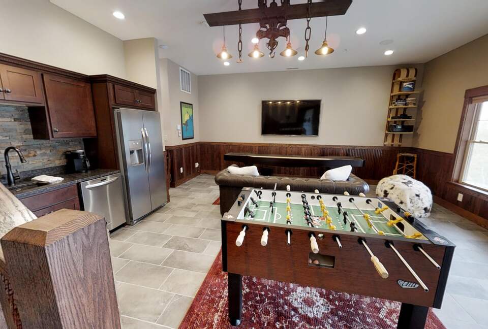 Black Bear Crossing #21 | Slopeside with Great Ski Trail Views - Snowshoe, West Virginia