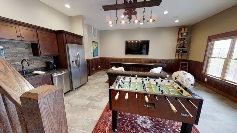 Black Bear Crossing #21 | Slopeside with Great Ski Trail Views - Snowshoe, West Virginia