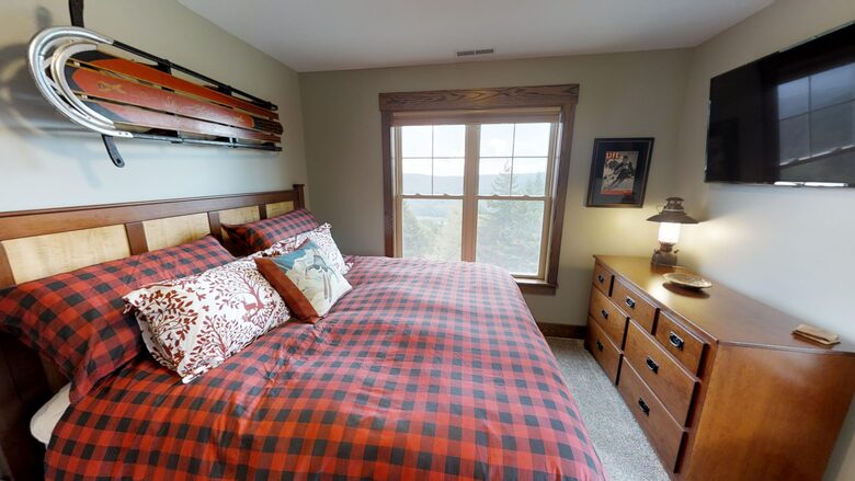 Black Bear Crossing #21 | Slopeside with Great Ski Trail Views - Snowshoe, West Virginia