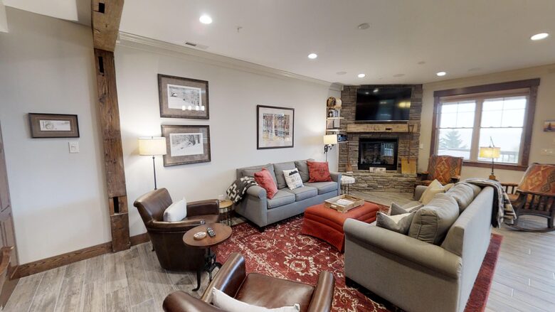 Black Bear Crossing #21 | Slopeside with Great Ski Trail Views - Snowshoe, West Virginia