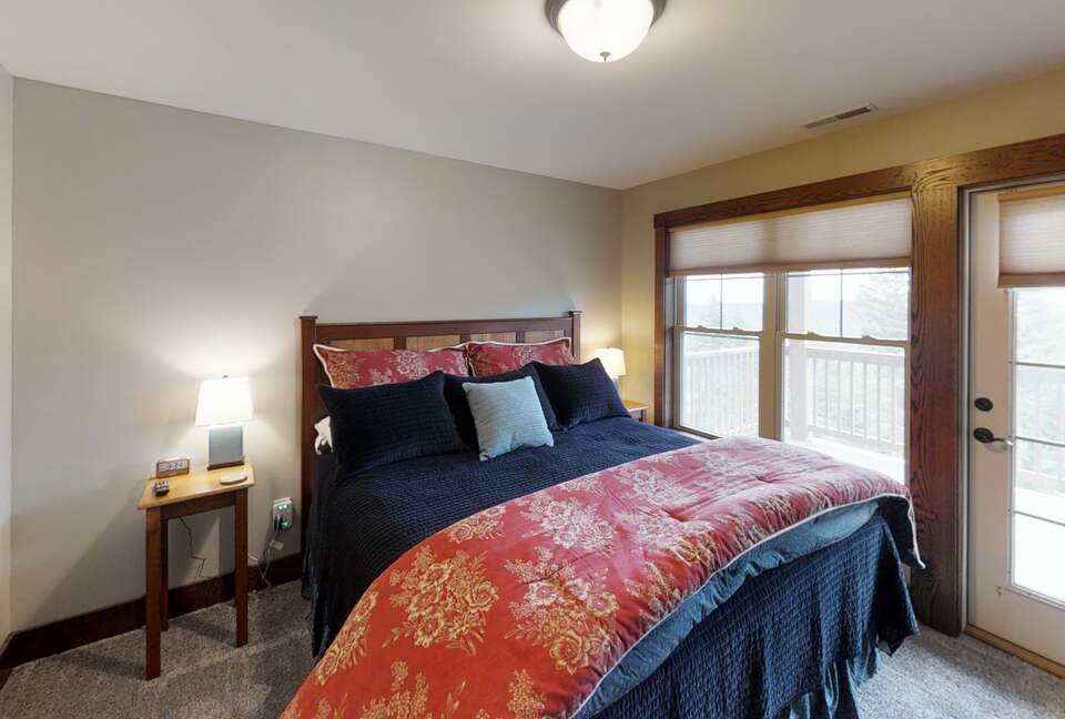 Black Bear Crossing #21 | Slopeside with Great Ski Trail Views - Snowshoe, West Virginia