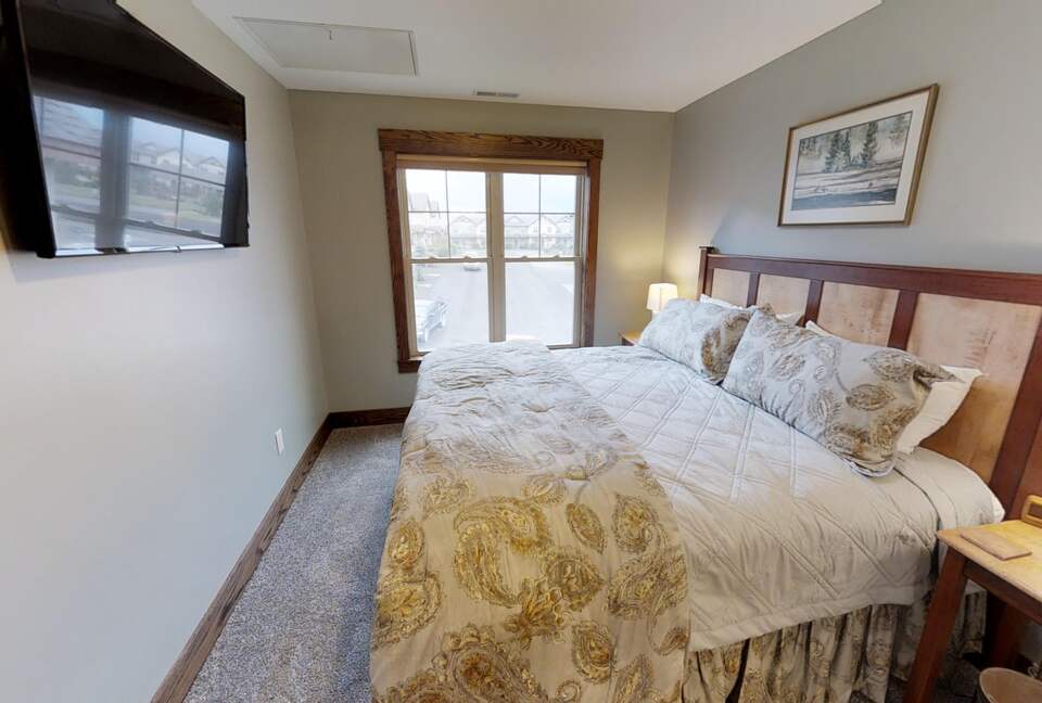 Black Bear Crossing #21 | Slopeside with Great Ski Trail Views - Snowshoe, West Virginia