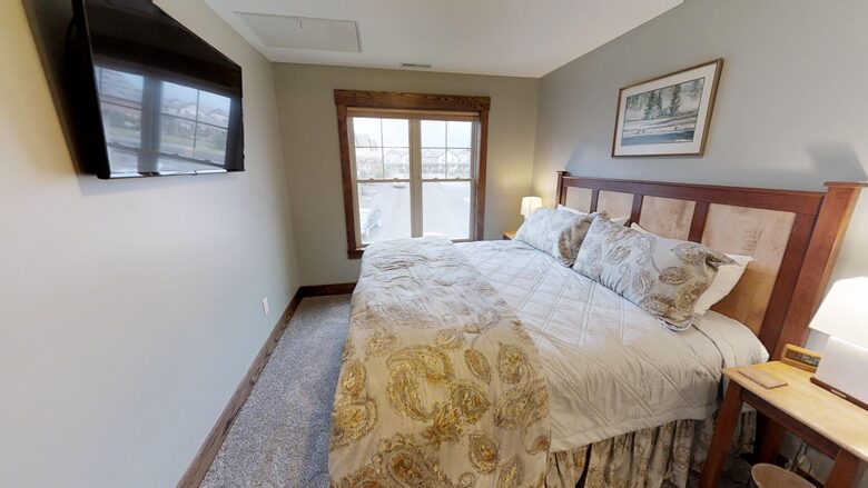 Black Bear Crossing #21 | Slopeside with Great Ski Trail Views - Snowshoe, West Virginia