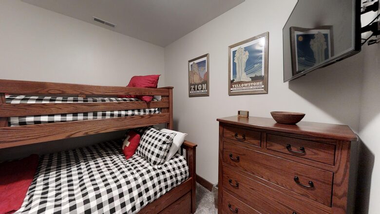 Black Bear Crossing #21 | Slopeside with Great Ski Trail Views - Snowshoe, West Virginia