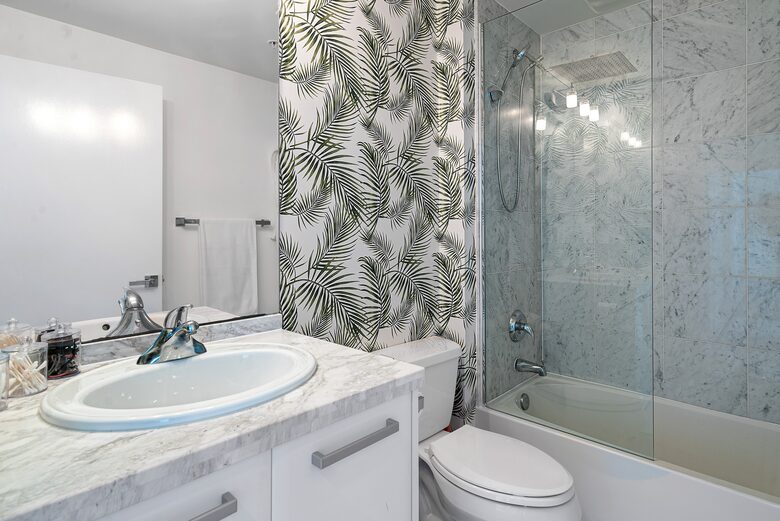 Luxury 2-Bedroom Escape with Amazing Ocean Views - Miami, Florida