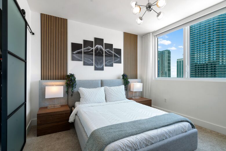 Luxury 2-Bedroom Escape with Amazing Ocean Views - Miami, Florida