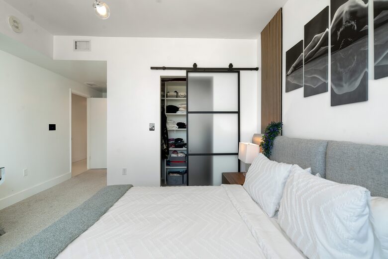 Luxury 2-Bedroom Escape with Amazing Ocean Views - Miami, Florida