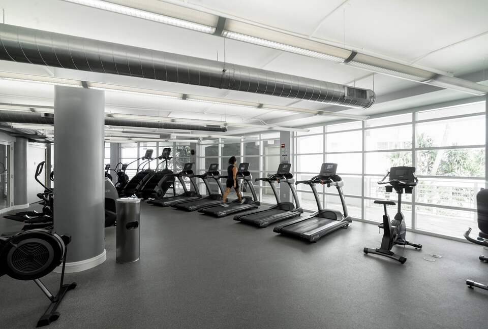 Luxury 2-Bedroom Escape with Amazing Ocean Views - Miami, Florida