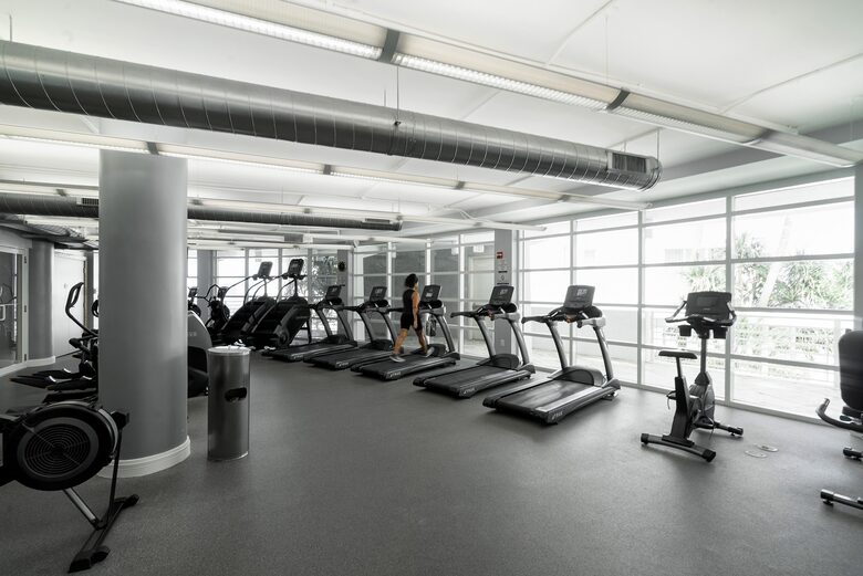 Luxury 2-Bedroom Escape with Amazing Ocean Views - Miami, Florida